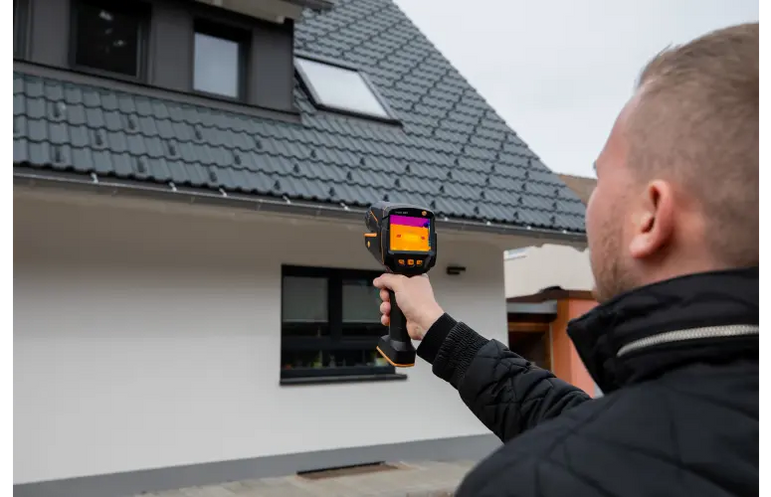 testo 883-2 - Thermal imager (320 x 240 pixels) with 42° lens and accessories